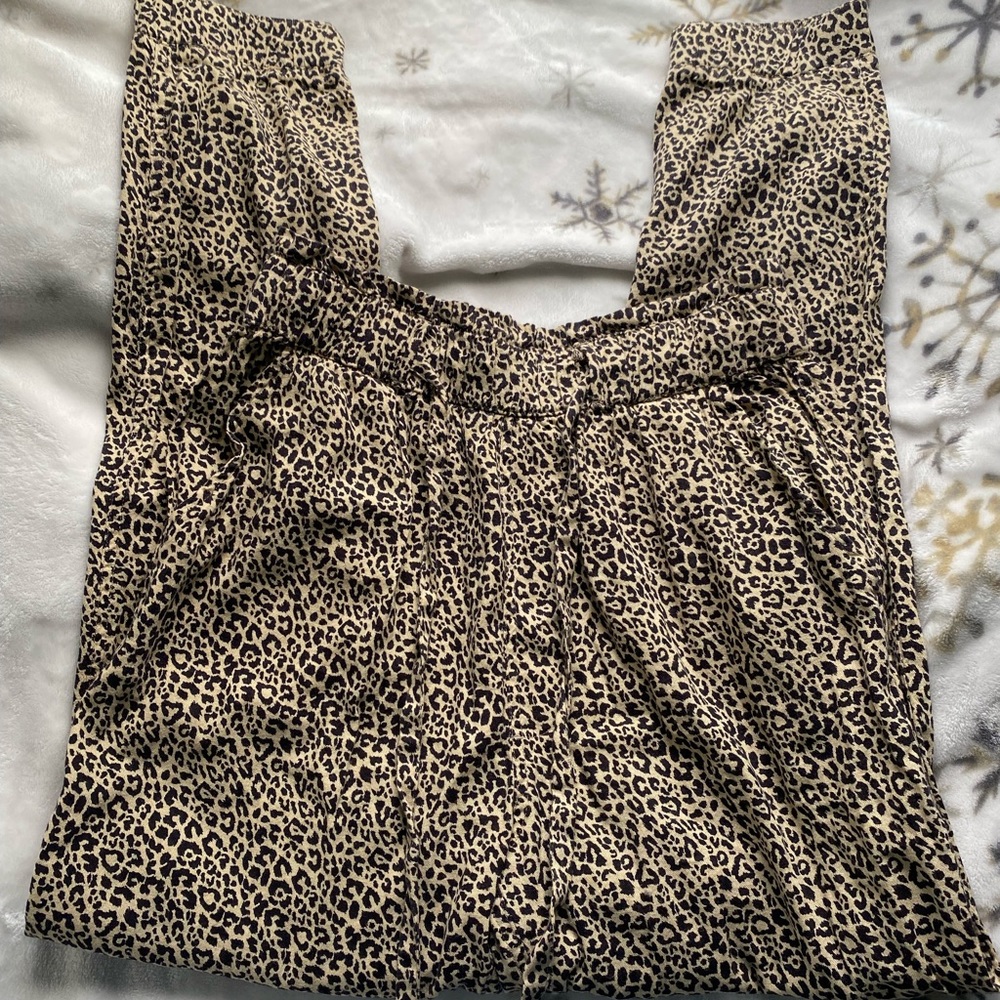 Hollister ultra high rise cheetah jogger pant